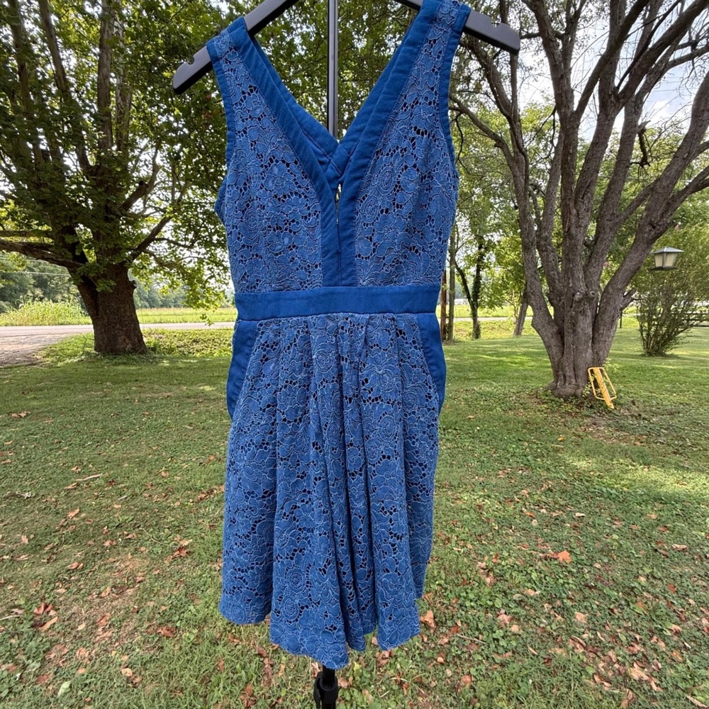 Free People Cobalt Floral Lace V-Neck Mini Dress Sleeveless Cutout Back XS